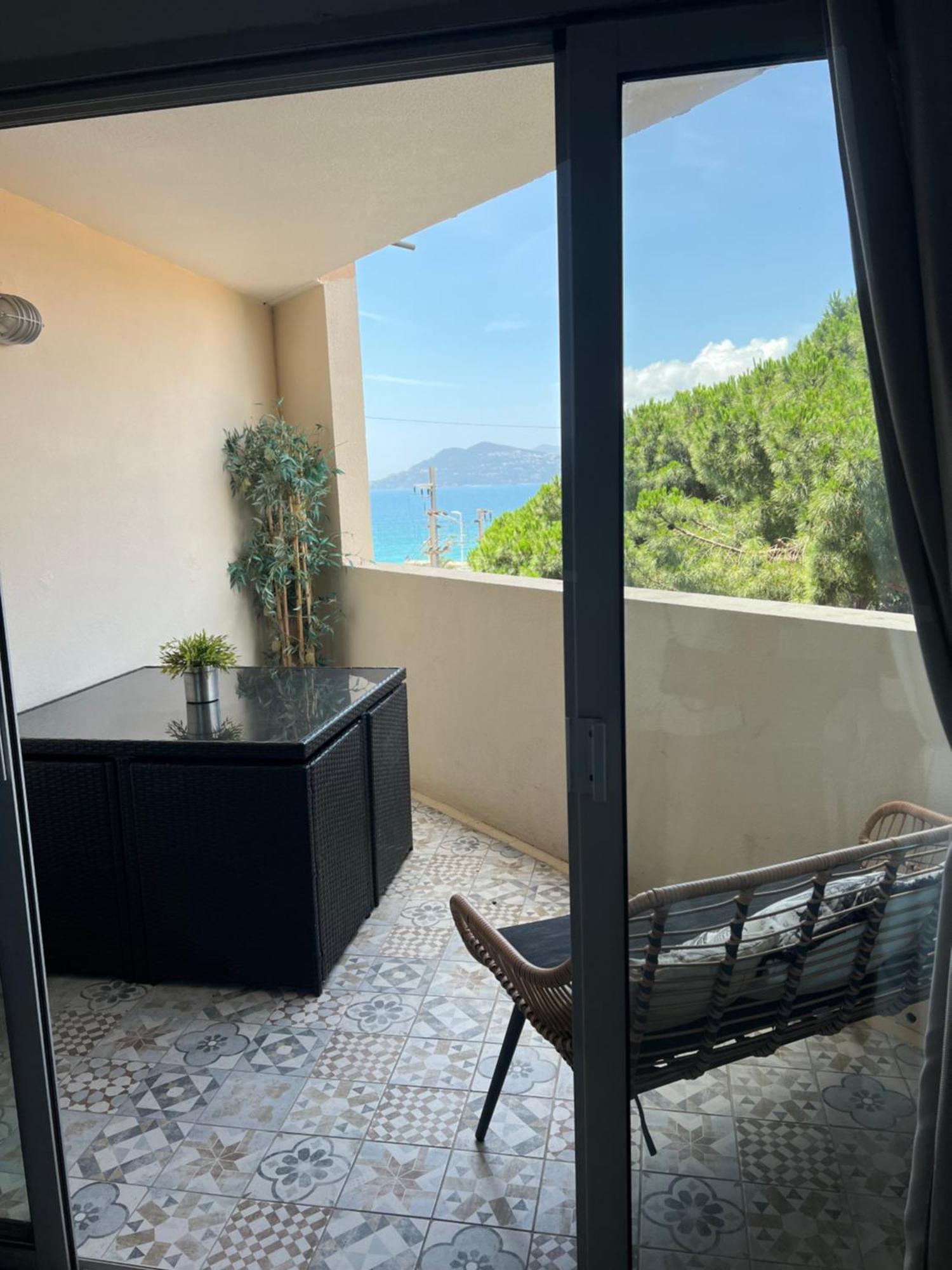 Joli 2 Pieces Aux Pieds Des Plages Cannes Eksteriør bilde